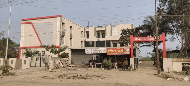 Spot on 73780 Hotel Pravin图片