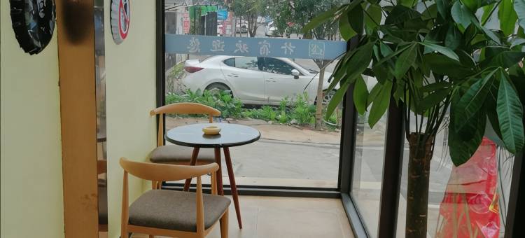 素雅居民宿(湖北美术学院藏龙岛校区店)图片