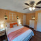 Pine Ridge Manor-Private Hot Tub, beautiful Hilltop with views