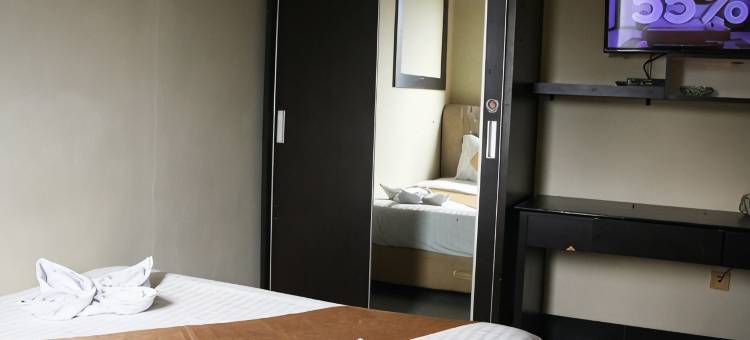 Fallinda Hotel Cibinong图片