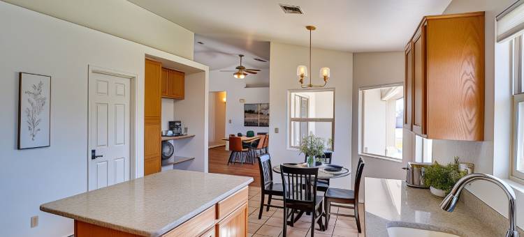 萨切尔家带围栏后院：距离市中心3英里(Thatcher Home w/ Fenced Backyard: 3 Mi to Downtown)图片