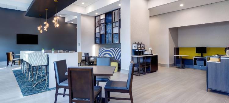 希尔顿欢朋客房及套房多伦多伯灵顿酒店(Hampton Inn & Suites by Hilton Burlington Toronto)图片