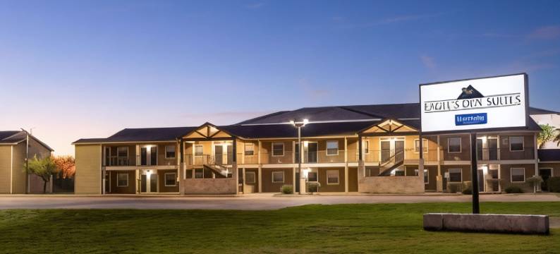 甘乃迪鹰巢套房酒店 - 温德姆旅屋(Eagle's Den Suites Kenedy a Travelodge by Wyndham)图片