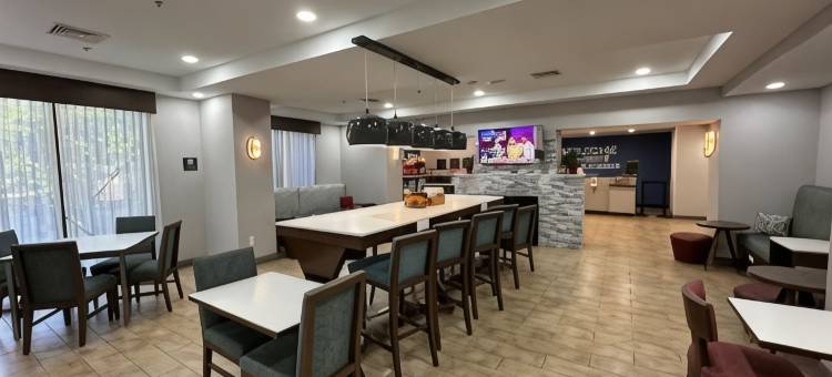 伯瑞特波罗欢朋酒店(Hampton Inn Brattleboro)图片