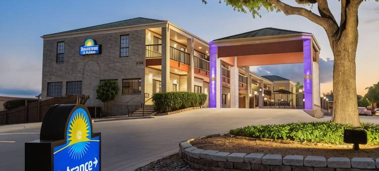 圣安东尼奥戴斯酒店-近嘉年华公园(Days Inn by Wyndham San Antonio Near Fiesta Park)图片