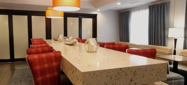 欢朋萨福克酒店(Hampton Inn Suffolk)图片