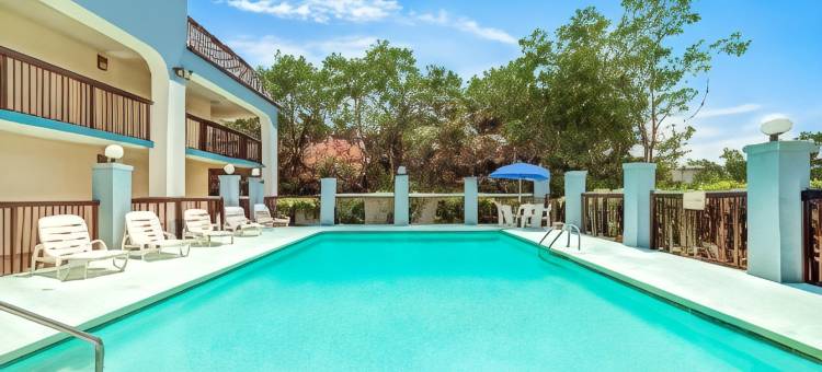 麦克多诺温德姆呗盟酒店(Baymont by Wyndham McDonough)图片