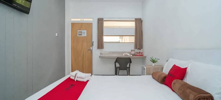 红多兹伊斯兰酒店-近玛琅MX特兰斯玛特(RedDoorz Syariah Near Transmart MX Malang)图片