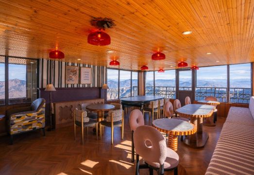 Zostel KufriHotel Overview