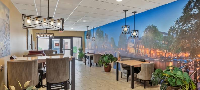 瑞士小屋贝斯特韦斯特优质套房酒店(Best Western Plus Swiss Chalet Hotel  Suites)图片