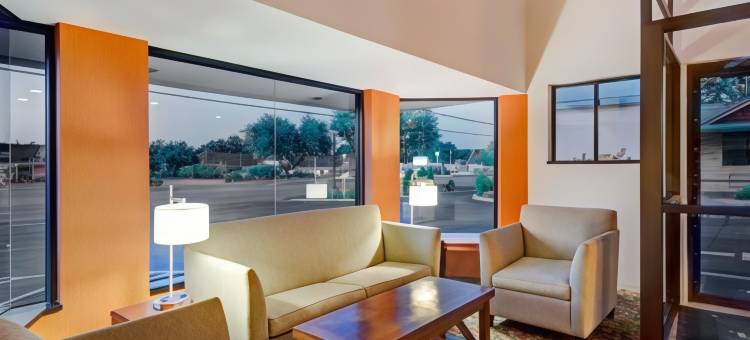 伍德伯里长岛戴斯酒店(Days Inn by Wyndham Woodbury Long Island)图片