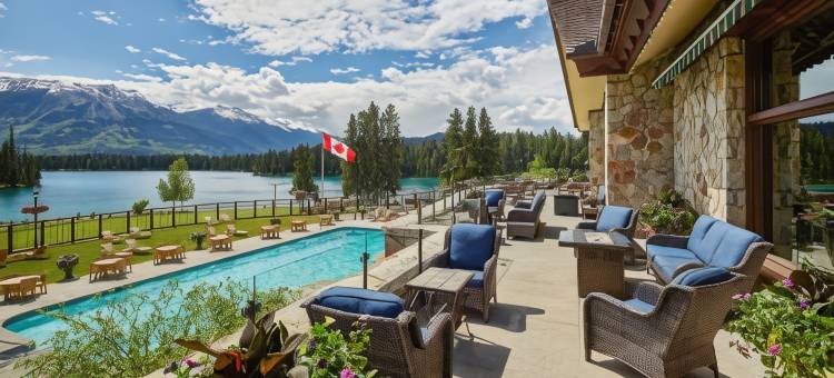 费尔蒙特贾斯珀帕克小屋(Fairmont Jasper Park Lodge)图片