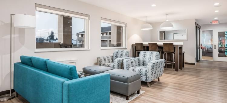 东兰辛大学区-波茵特克拉丽奥旅馆(Clarion Pointe East Lansing University Area)图片