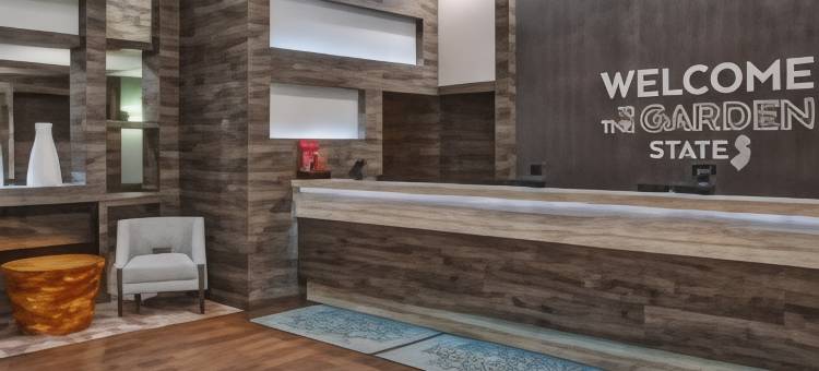 纽华克机场伊莉莎白欢朋套房酒店(Hampton Inn & Suites by Hilton- Newark Airport Elizabeth)图片