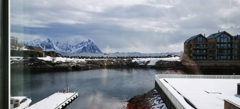 若布安勒盖特斯沃尔韦尔哈芬山林小屋(Rorbuene Svolvær Havn)图片
