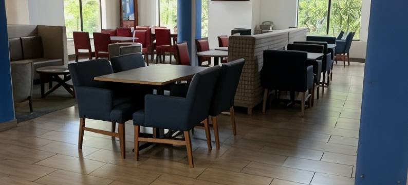 智选假日套房酒店库尔佩珀(Holiday Inn Express & Suites CULPEPER by IHG)图片