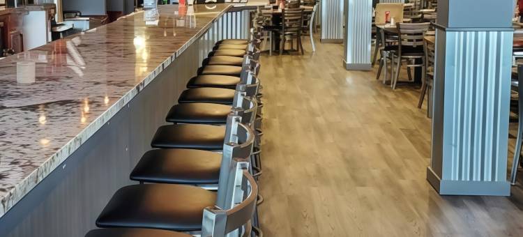 波旁内斯布拉德利凯艺酒店(Quality Inn Bradley- Bourbonnais)图片