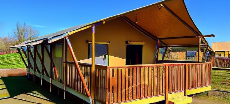 艾瑟尔湖边的野生动物园小屋(Safari Lodge by IJsselmeer Lake)图片