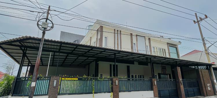 泗水红多兹恩加格尔贾亚酒店(RedDoorz @ Ngagel Jaya Surabaya)图片