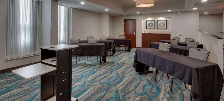 印第安纳波利斯北金字塔贝斯特韦斯特优质酒店(Best Western Plus Indianapolis North at Pyramids)图片