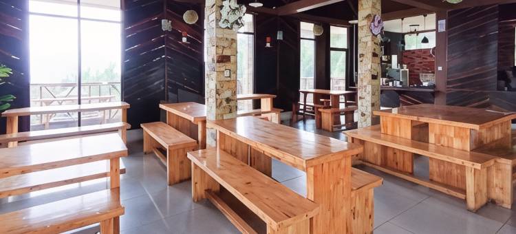 As Resto,Café & Hotel Mitra RedDoorz图片