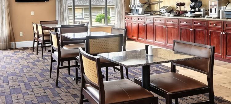 格林维尔近市中心凯艺套房酒店(Quality Inn & Suites Greenville Near Downtown)图片