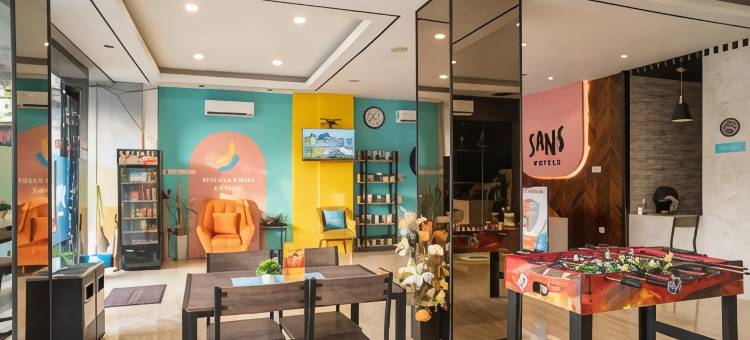 三塞酒店泗水美丽雅加达(Sans Hotel Kupang Indah Surabaya by RedDoorz)图片