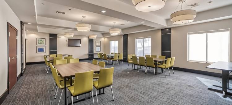 智选假日套房酒店比维尔 by IHG(Holiday Inn Express & Suites Beeville by IHG)图片