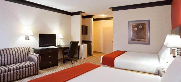 品质酒店及套房橡木村 - 克利夫兰南(Quality Inn & Suites Oakwood Village - Cleveland South)图片