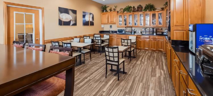 布拉德伯里贝斯特韦斯特优质套房酒店(Best Western Plus Bradbury Inn  Suites)图片