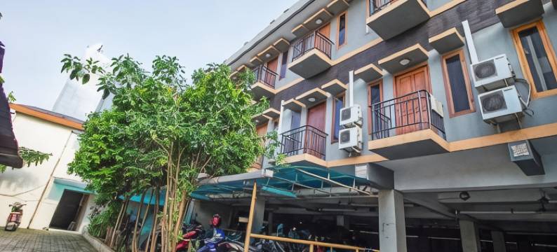 红多兹Plus酒店-近古宁安西普拉世界2号(RedDoorz Plus Near Ciputra World Kuningan 2)图片