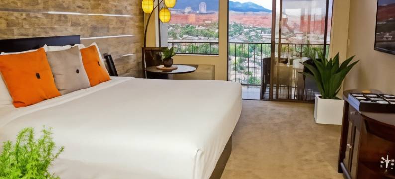 悬崖之上酒店(Inn on the Cliff)图片