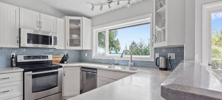 明亮两卧室套房，享海景，适合家庭或朋友的完美度假之选!(Bright 2bd suite with ocean views! Perfect getaway for family or friends!)图片