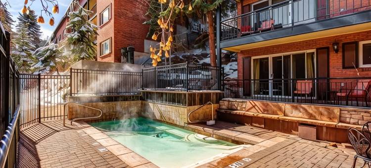 主街顶端民宿，配有私人露台 & 热水浴缸(Top of Main Street w/ Private Patio & Hot Tub)图片
