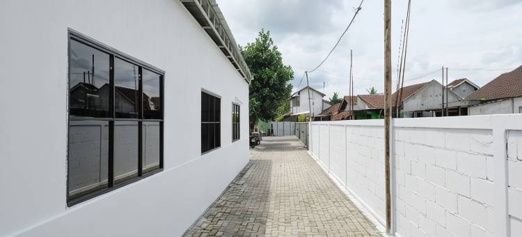 基纳拉RedPartner斯莱曼市政厅民宿(Kinara Homestay RedPartner Near Sleman City Hall)图片