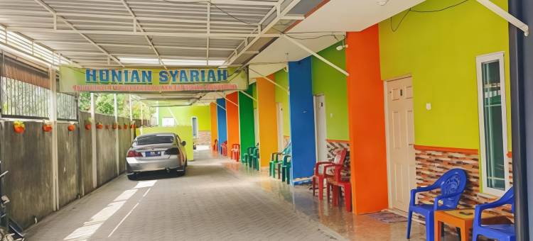 红多兹伊斯兰酒店-近诗都阿佐力宝广场(RedDoorz Syariah Near Lippo Plaza Sidoarjo)图片