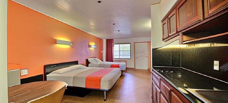 德克萨斯爱丁堡 6 号汽车旅馆(Motel 6 Edinburg, TX)图片