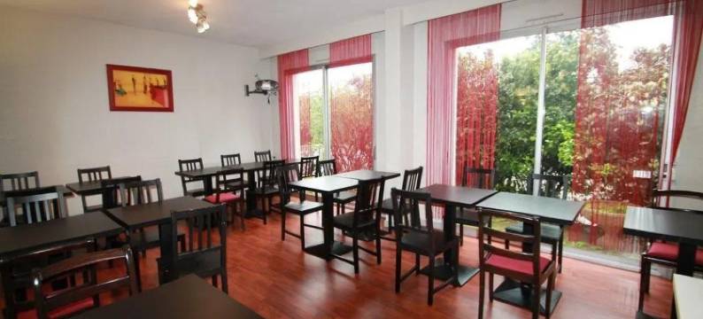 阿多尼斯里昂东酒店(Adonis Lyon Est Hôtel Artys)图片