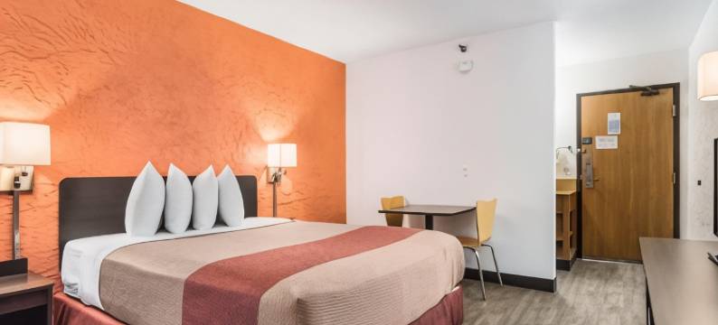 艾尔克格罗夫村6号汽车旅馆(Motel 6 Elk Grove Village, IL)图片