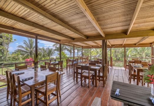 Oasis Bluff BeachHotel Overview