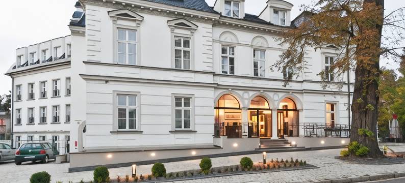 红男爵酒店及餐饮(Red Baron Hotel & Restaurant)图片