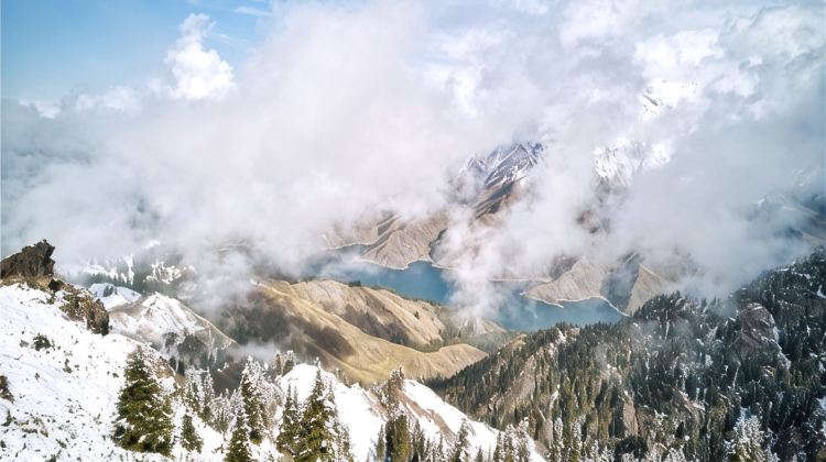 8D7N · Private Tours · 8-day essence tour of Ili departing from Urumqi, covering Sayram Lake, Tuergen Apricot Valley, Kuerdening and  Narat, capturing all the spring charm of Ili on one trip.