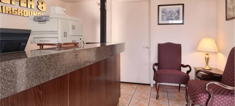 俄克拉何马城州费尔格朗兹速8酒店(Super 8 by Wyndham Oklahoma Fairgrounds)图片