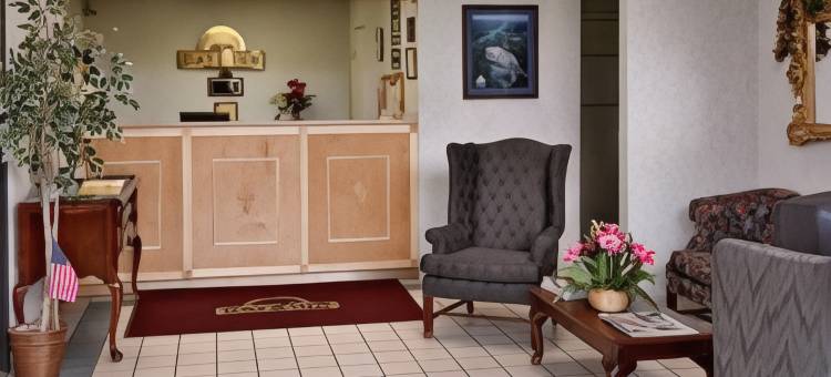 亨德森维尔戴斯酒店(Days Inn by Wyndham Hendersonville)图片