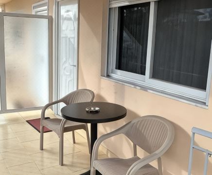 Anna House Dhermi Hotel Overview