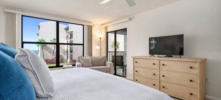 Siesta Key 海滩新装修的绝佳两卧室海滨公寓，带景观(Spectacular 2B Condo on Siesta Key Beach!)图片