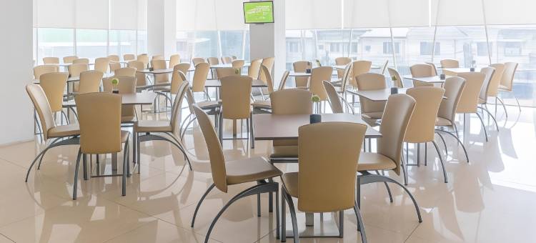雅加达奇基尼呼啸酒店(Whiz Hotel Cikini Jakarta)图片