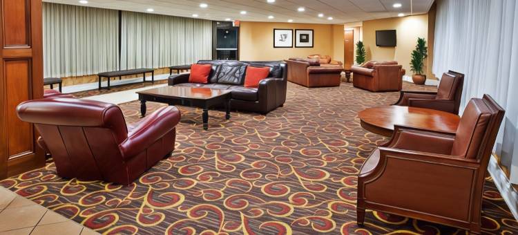 克里夫兰独立村华美达酒店(Ramada by Wyndham Cleveland Independence)图片
