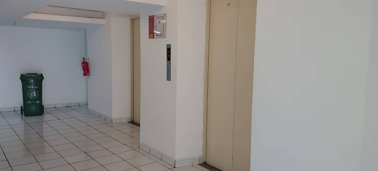 O系列92981贾尔丁公寓-由金套房物业管理(Collection O 92981 Apartemen the Jarrdin by Gold Suites Property)图片