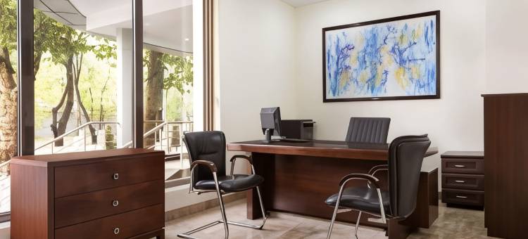 塔什干温德姆华美达酒店(Ramada by Wyndham Tashkent)图片